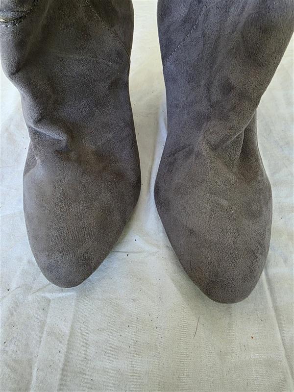 NWOTD EXPRESS 9 Faux Suede Roll Cuff Spiked Heeled Bootie Gray 134061