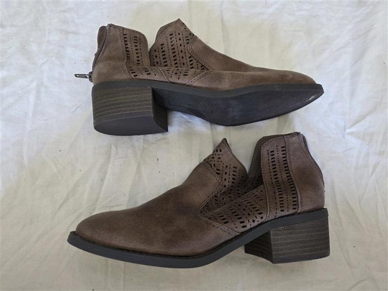 NWOT New Direction 6 Pierced Faux Leather Brown Bootie 134063