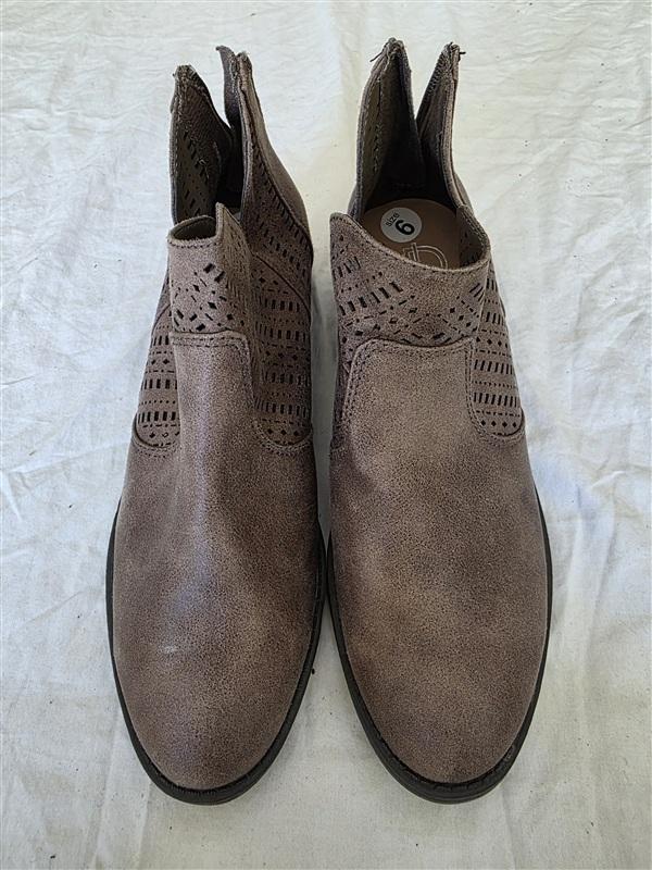NWOT New Direction 6 Pierced Faux Leather Brown Bootie 134063