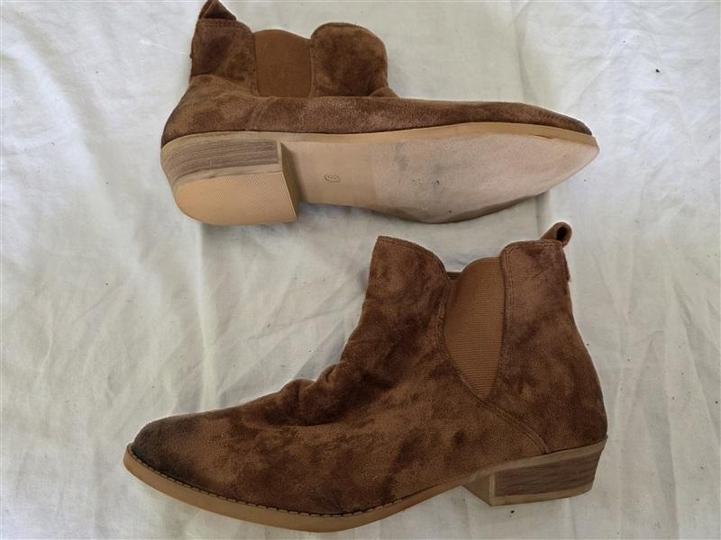 NWOT Very G 9 Brown Faux Suede Low Ankle Booties Boots 134063