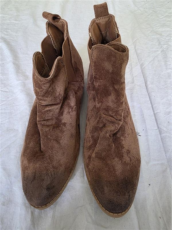 NWOT Very G 9 Brown Faux Suede Low Ankle Booties Boots 134063