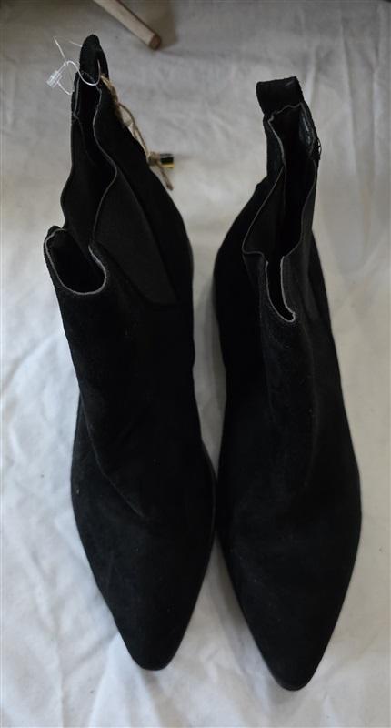 NWT Seven7 size 7 Manhattan Black Faux Suede Pointy Toe Booties Boots 134066