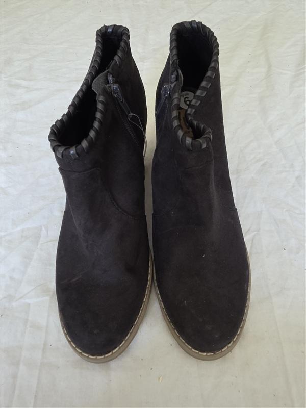 NWOT DV8 Dolce Vita 6 Jace Laced Top Faux Suede Black Bootie 134068