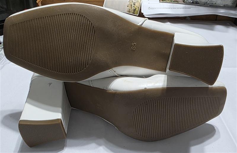 NWOT Dream Pairs 8.5 Dreamy Desire Square Toe Chunky Ankle Gogo Boots 134072