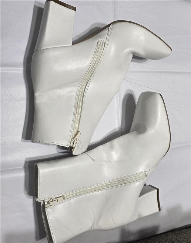 NWOT Dream Pairs 8.5 Dreamy Desire Square Toe Chunky Ankle Gogo Boots 134072