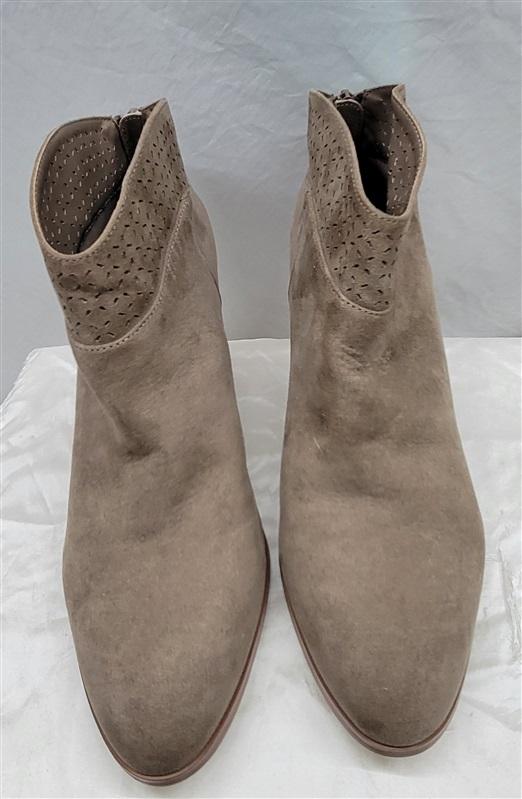 NWOT Violet & Red 7 Jackson Lazer Cut Topline Bootie Faux Suede Boots 134074