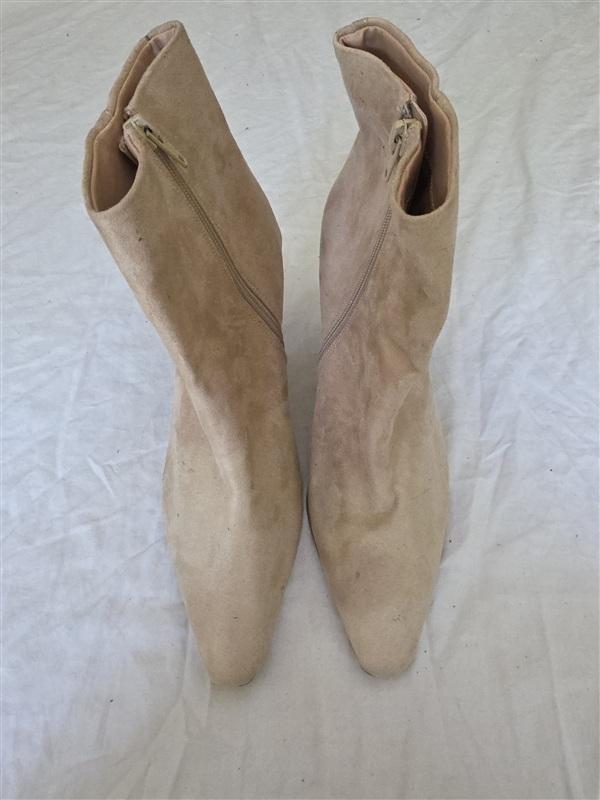 NWOT Express 10 Heel Tan Faux Suede Ankle Boot Booties 134075