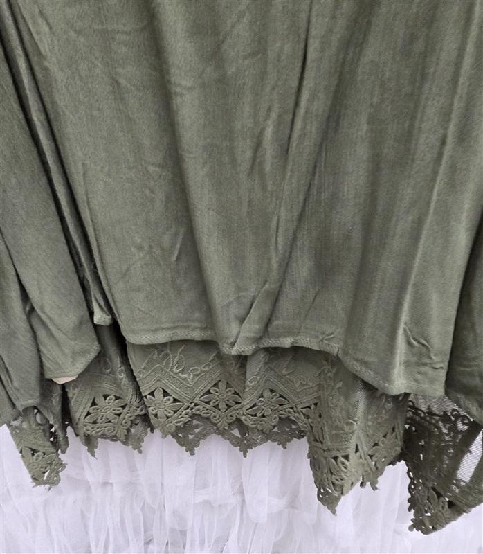 NWOT Skies are Blue Curvy 1x Gauze Cold Shoulder Olive Green Top 134101