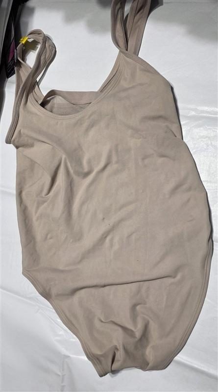 NWT Maidenform M Smoothing Seamless Bodysuit Shapewear Scoop Neck 134118