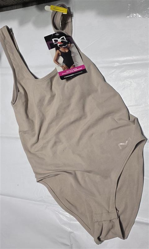 NWT Maidenform M Smoothing Seamless Bodysuit Shapewear Scoop Neck 134118