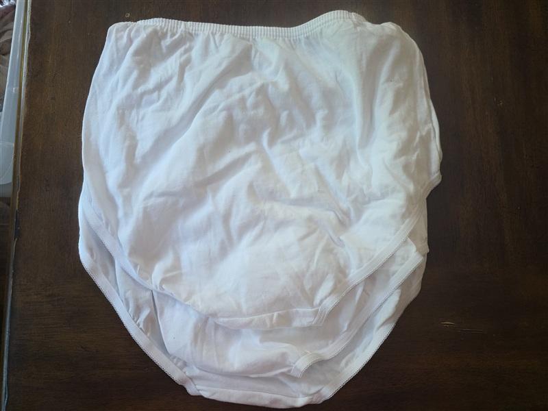 NWT 3pr Vanity Fair M 6 Perfectly Yours Cotton Brief 15320 White 134219