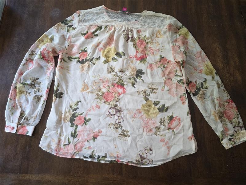 NWT VInce Camuto PM Floral Spring Safari Lace Blouse Semi Sheer 134260