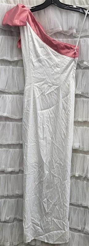 NWTD Selfie Leslie XS Sweetest Thing One-Shoulder Bow Maxi Dress White 134325