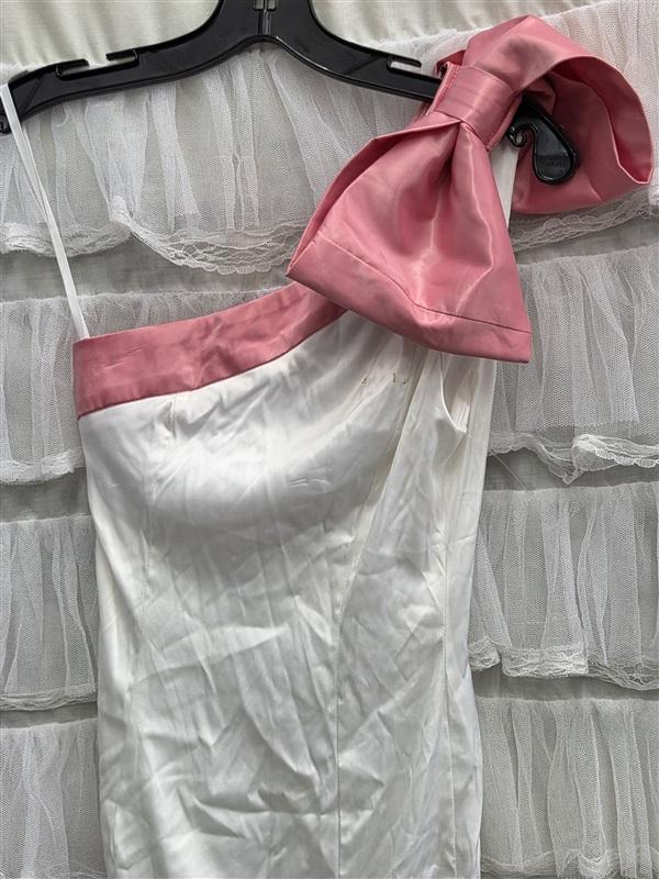 NWTD Selfie Leslie XS Sweetest Thing One-Shoulder Bow Maxi Dress White 134325