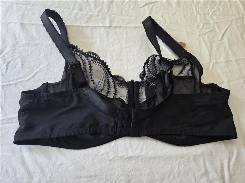 NWOT Wacoal 42DD Evocative Edge Underwire Bra 855304 Black 134592