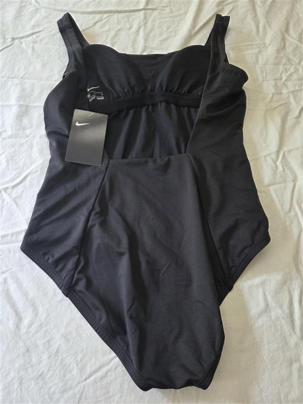 NWT Nike M Essential U-Back One-Piece Swimsuit Color Black 134600