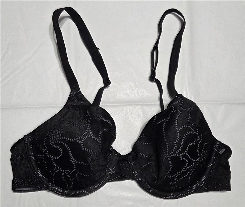 NWOT Hanes 34B Ultimate No Show Support Underwire Bra HU33 Black #134626