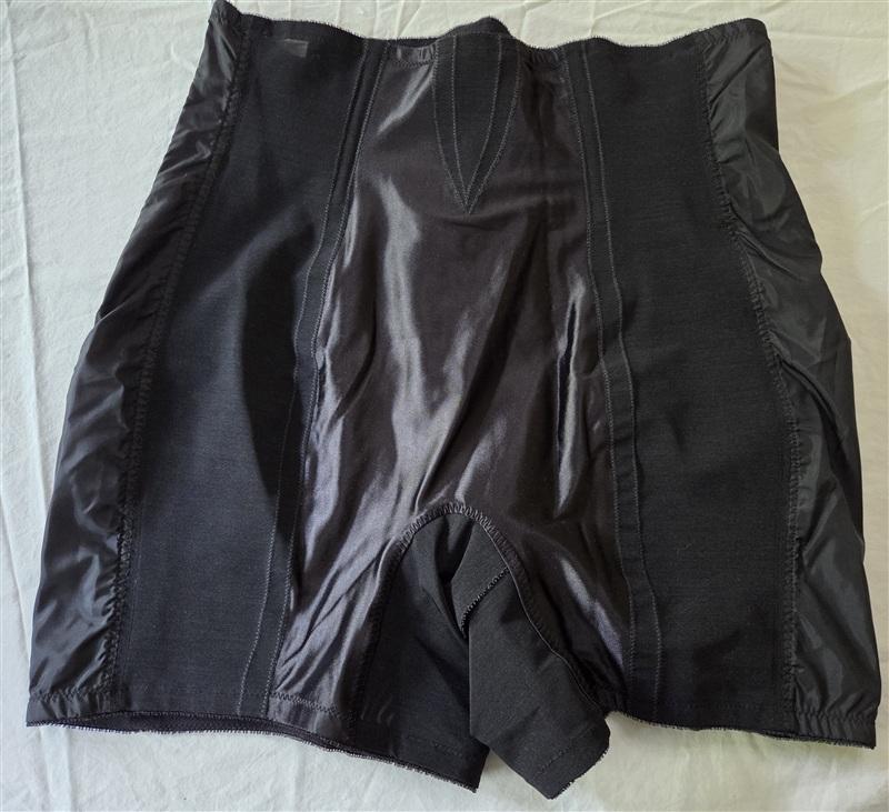 NWT Rago 8X High Waist Long Leg Shaper Side Zipper 6210 Ex Firm 134650