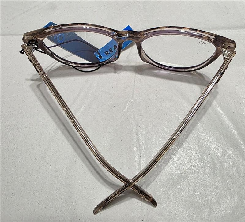 NWT Quay All Nighter 1.5 Cat Eye Tortoise Blue Light Glasses Case 134745