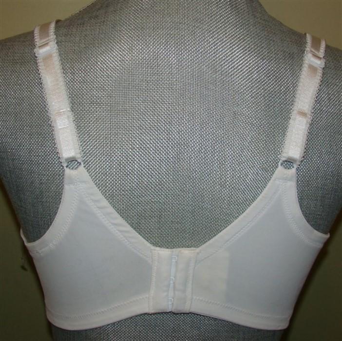 NWT Olga Bra 40D Luxury Lift Full Figure Underwire Bra 35063 White 134749