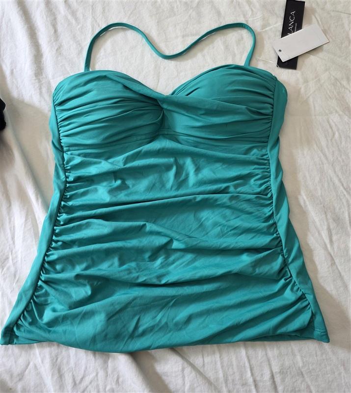 NWT La Blanca Island Goddess 6 Solid Emerald Green Twist Tankini Swim Top 134766