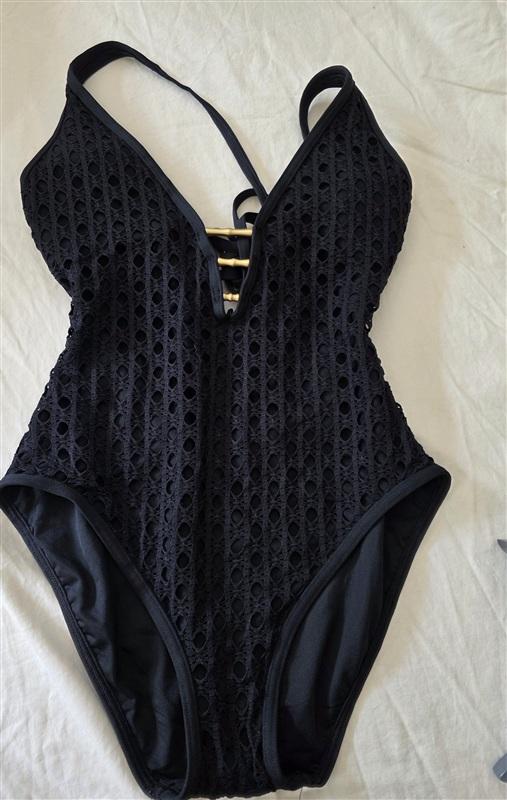 NWT Carmen Marc Valvo 8 Black Crochet Gold Bar Plunge 1PC Swimsuit 134776