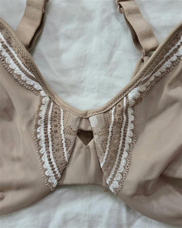 NWT Olga 36D Butterfly Effect Minimizer Bra 35912 Beige 134824