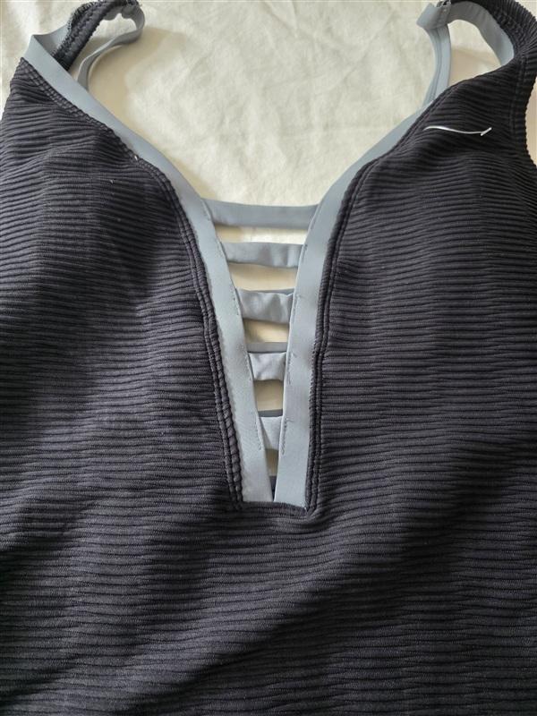 NWT Bleu by Rod Beattie SZ 8 Into The Groove Textured Plunge 1PC Swimsuit 134883