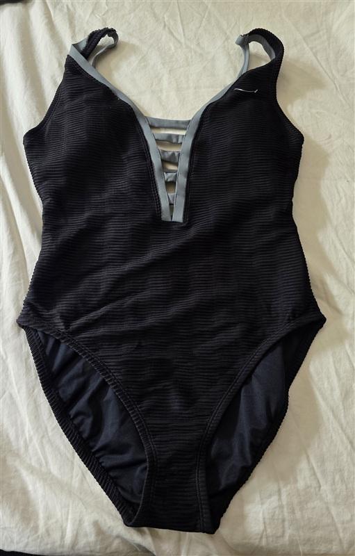 NWT Bleu by Rod Beattie SZ 8 Into The Groove Textured Plunge 1PC Swimsuit 134883
