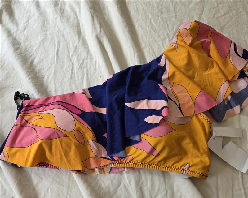 NWT Trina Turk 12 Breeze Asymmetrical Off-the-Shoulder Bandeau Bikini 134895