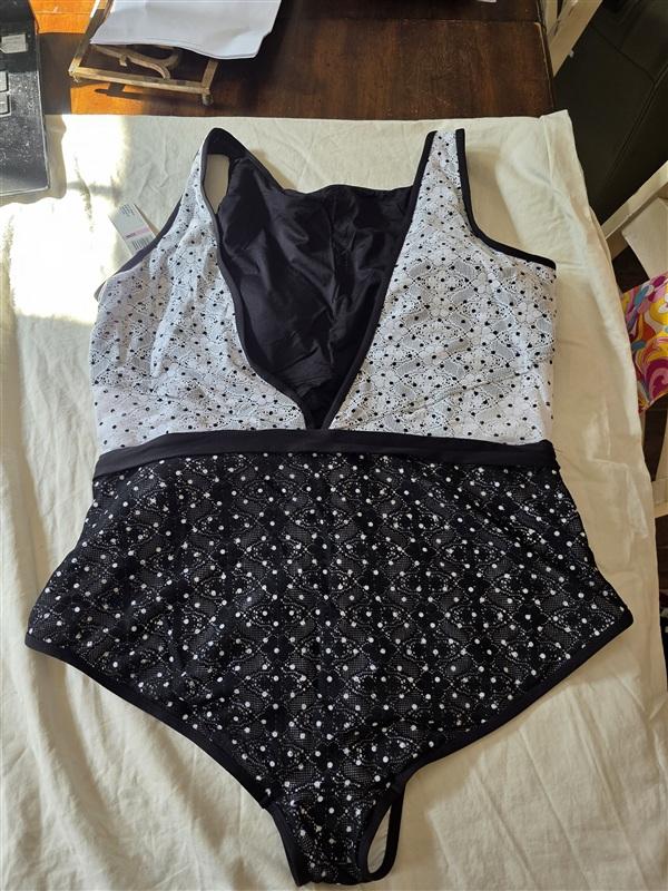 NWT Anne Cole 22W In First Lace Printed One-Piece Swimsuit Black White 134915