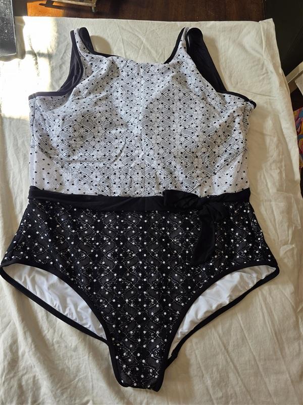 NWT Anne Cole 22W In First Lace Printed One-Piece Swimsuit Black White 134915