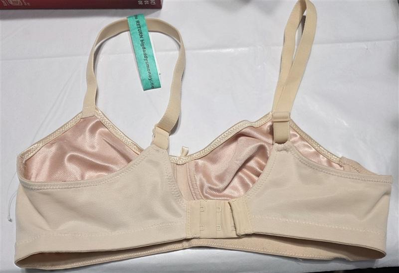 NWOT Carnival 34C Wire Free Minimizer Bra 517 Beige 134943