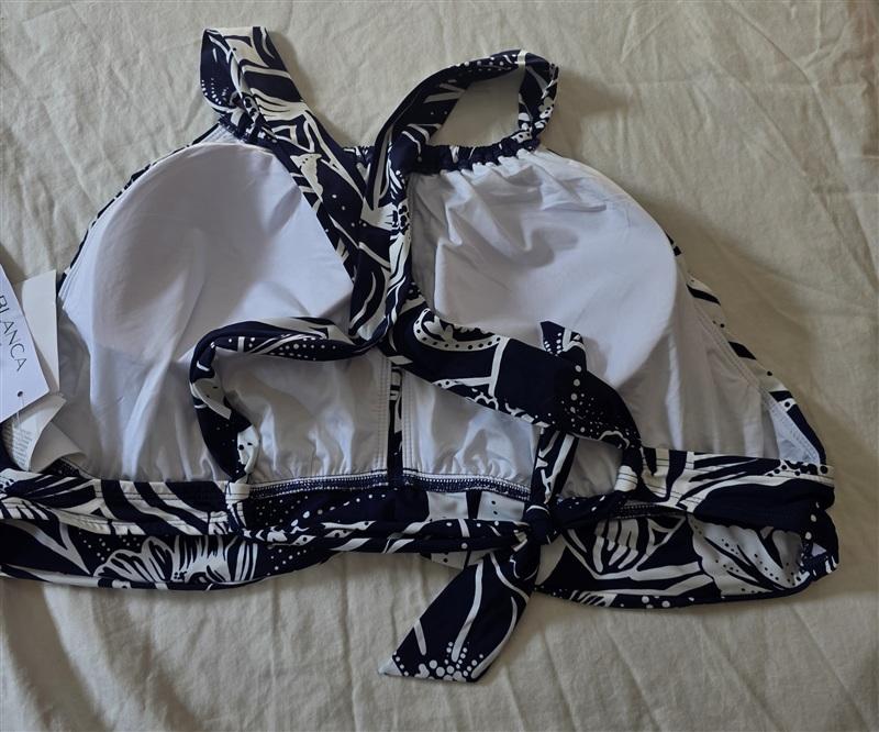 NWT La Blanca 16W Playa Ruched Keyhole Cutout Bikini Swim Top 134970