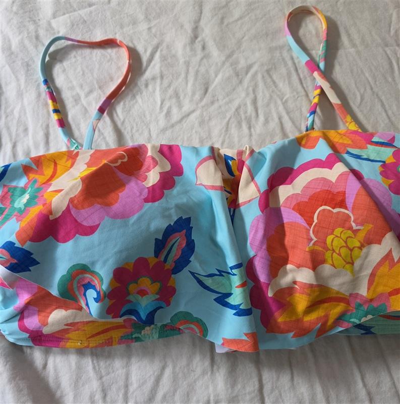 NWT La Blanca 16 Ruffle Floral Bandeau Bikini Swim Top 134974