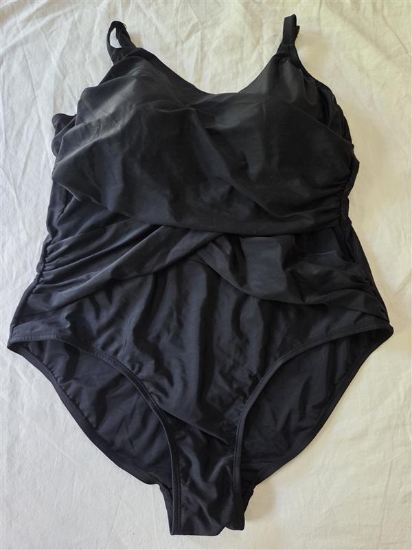 NWOT AVA & VIV 24W Mesh Cut Out Twist Black 1PC Swimsuit 135061