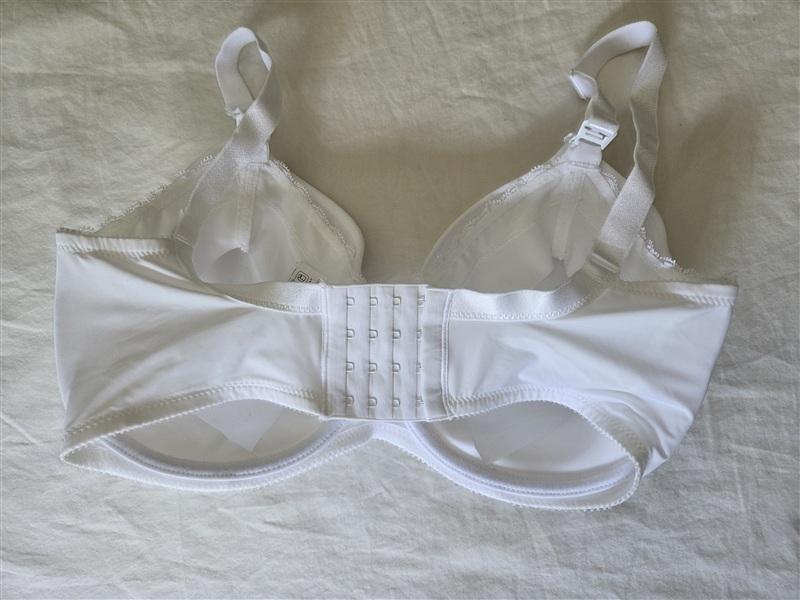 NWOT Chantelle 32H Underwire Spacer Nursing Bra 1871 White 135131
