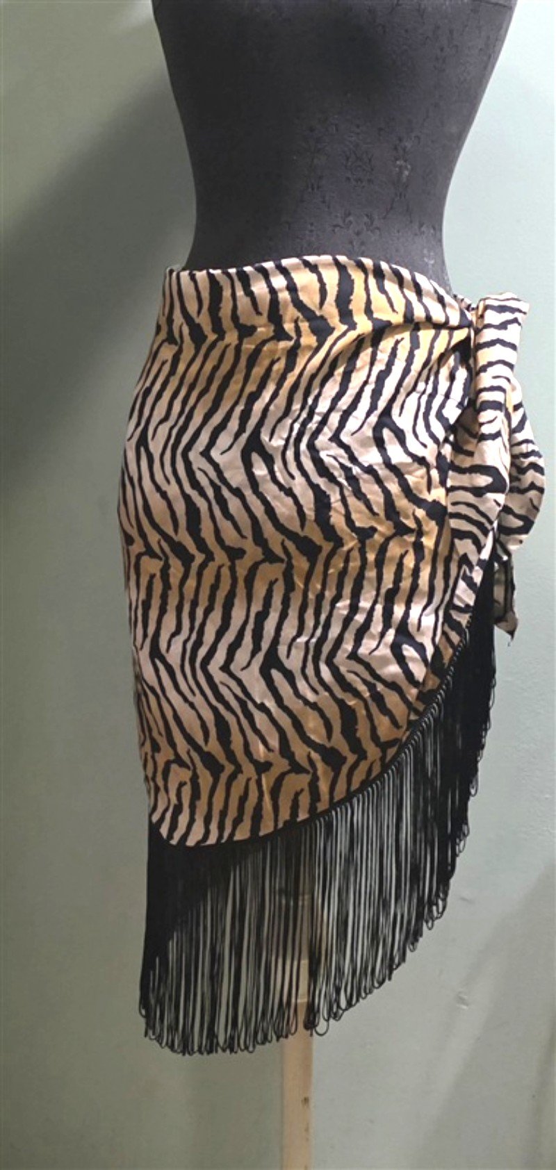 NWT Vix Paula Hermanny Tiger Devi Fringe Scarf Sarong Silk Blend Cover Up