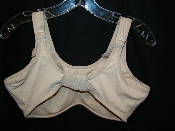 NWOT Wacoal 32D Beige Sport Underwire 855170 Free Shipping 135186