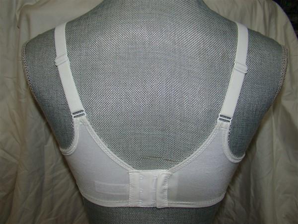 NWT Wacoal 34DD Basic Beauty Contour Spacer Bra 853192 White 135235