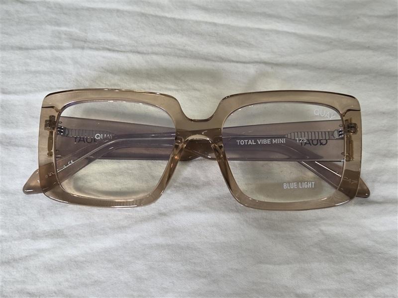 NWT Quay Total Vibe 1.25 Sheer Full Rim Square Frame Reading Glasses 135258