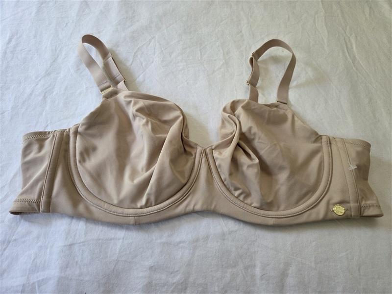 NWOT Wacoal XL Ever Flexing Beige Seamless Underwire Bra 135292