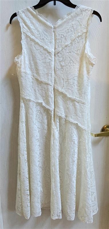NWOT Taylor 10 White Lace V Neck Short Sleeve Dress 135371