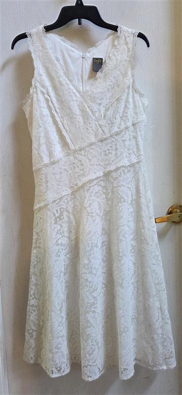 NWOT Taylor 10 White Lace V Neck Short Sleeve Dress 135371