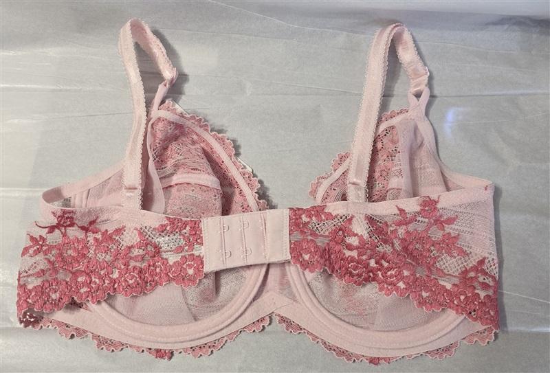 NWOT Wacoal 34C Embrace Lace Underwire Bra 65191 Pink 135398