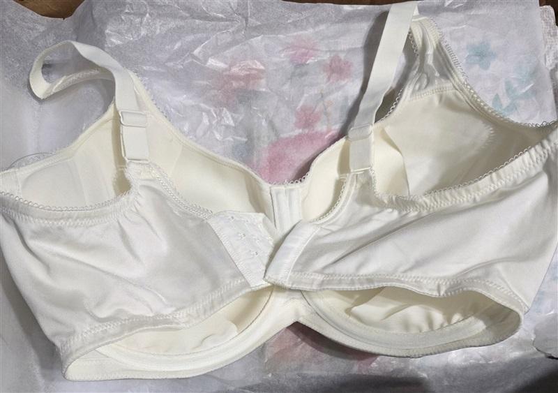 NWOT Wacoal 30DDD Basic Beauty Contour Spacer Bra 853192 IVORY 135405