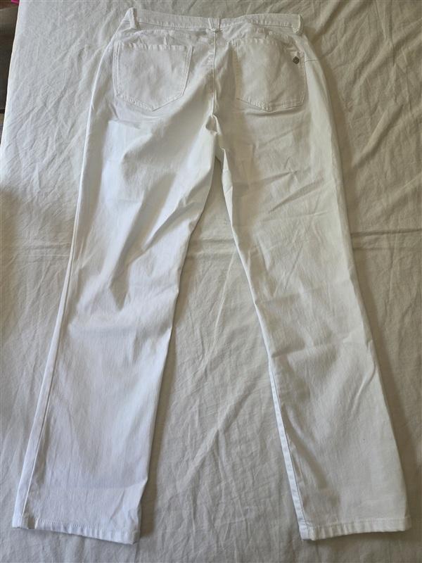 NWT Democracy 14"Ab"solution Optic White Straight Leg Jeans 135419