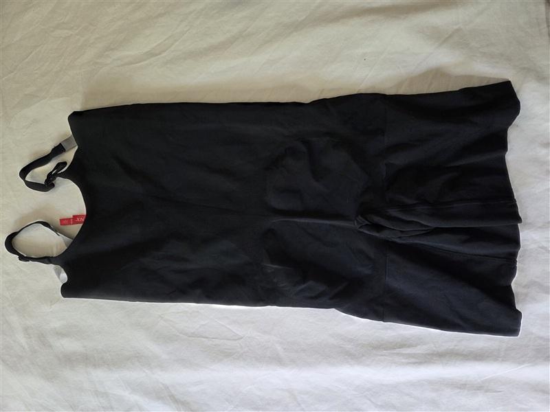 NWOT SPANX M OnCore Mid-Thigh Bodysuit 10130r Black 135483