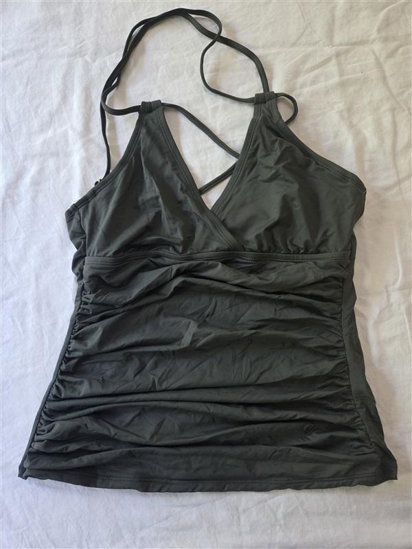 NWT La Blanca 6 Island Goddess Green Tankini Swim Top Underwire 135520
