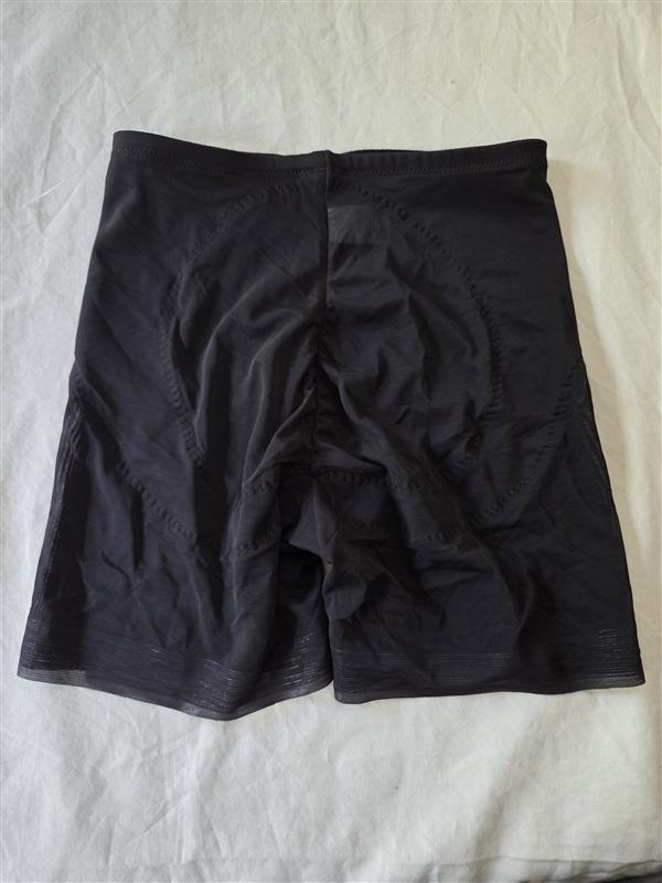 NWT MiracleSuit L Sheer Shaping Waistline Lifting Boy Short 2776 black 135533